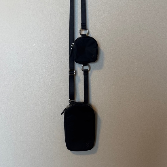 lululemon athletica Handbags - Lululemon Phone Crossbody Bag Black